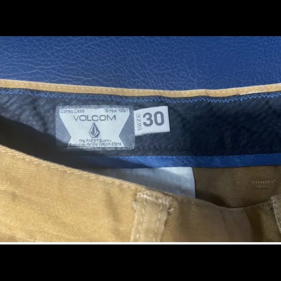 Volcom Shorts - Picture 2 of 3